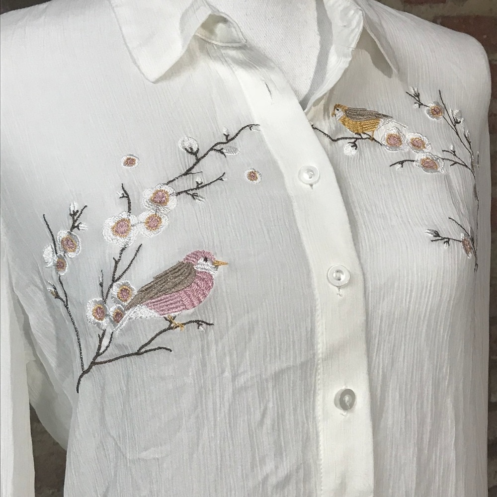 LC Lauren Conrad Bird Embroidered High Low Blouse